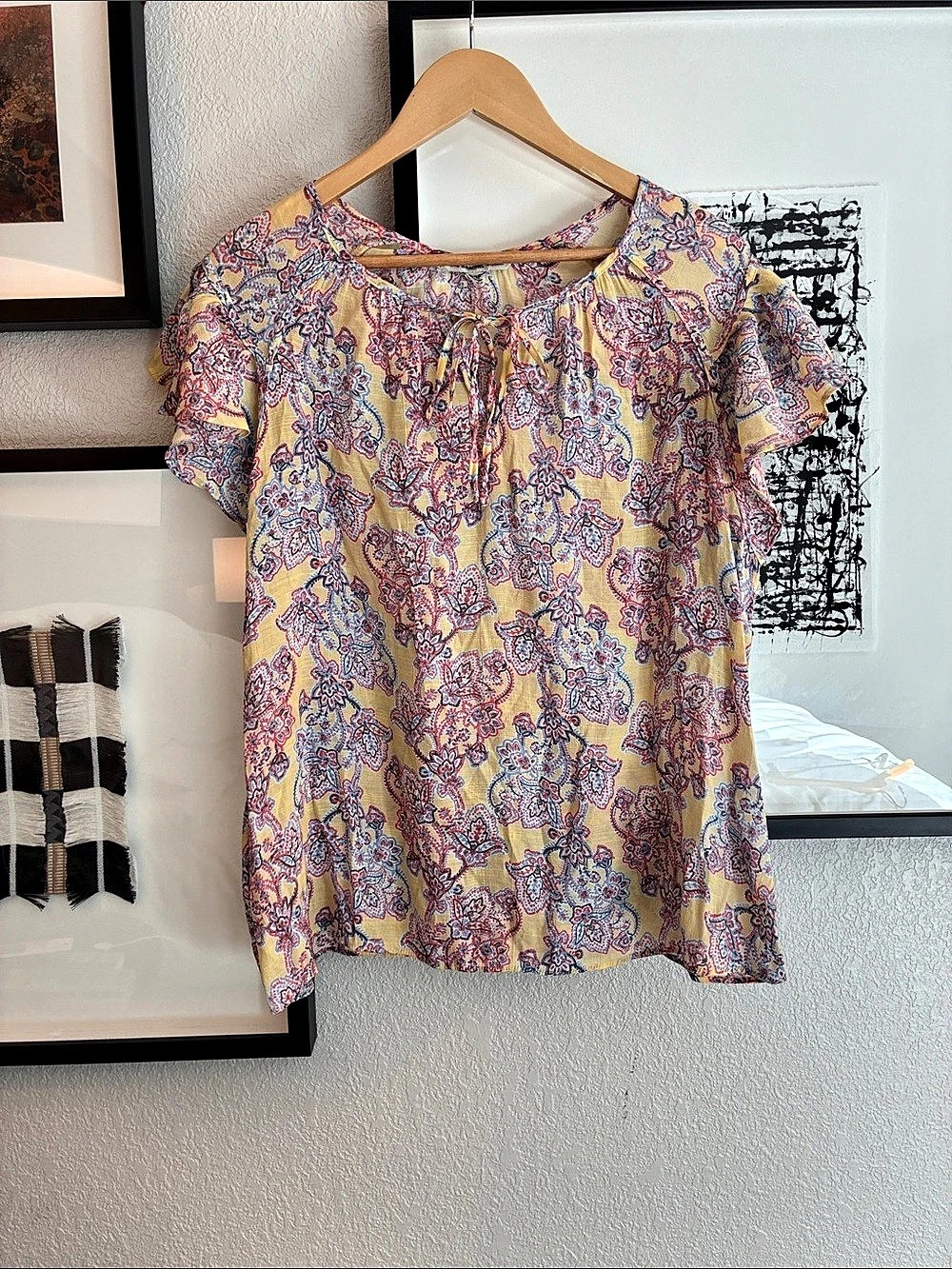 Zac & Rachel Woman Yellow Paisley Tie-Neck Short Sleeve Blouse Yellow & Blue